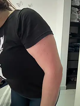 AntonellaAlondra4 online show from February 3, 2026, 3:50 pm