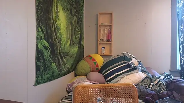 ThickGirlsDoItBetter online show from March 18, 2025, 3:31 pm