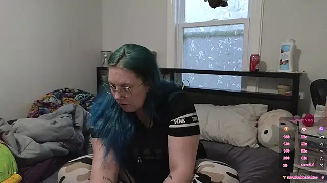 ThickGirlsDoItBetter online show from March 31, 2026, 10:54 pm