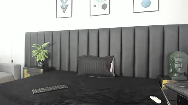 Snapshot of APRILL_FOXX chatting on May 6, 2026, 1:38 pm APRILL FOXX online show from May 6, 2026, 1:38 pm