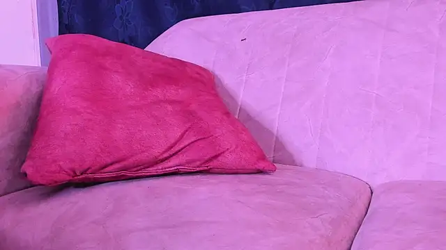 saraandstiven online show from April 4, 2026, 7:33 pm