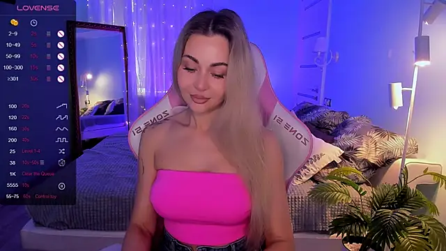 AdeleRoberts online show from April 14, 2026, 1:55 am