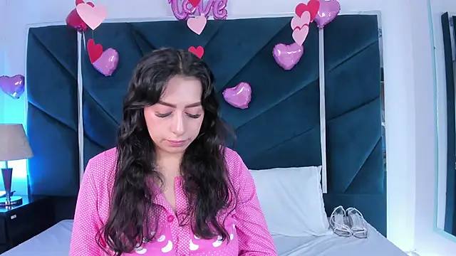 Snapshot of AlondraMendez chatting on February 18, 2025, 10:49 am AlondraMendez online show from February 18, 2025, 10:49 am