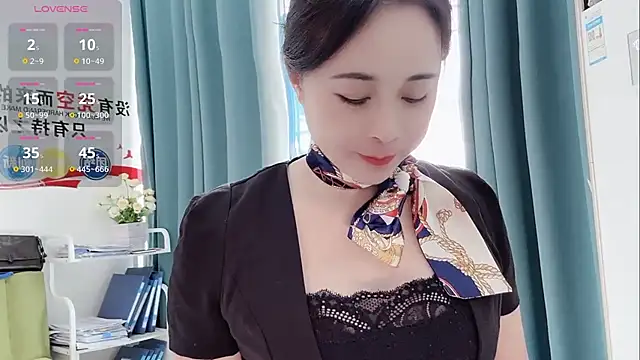 Qwi-V1 online show from September 9, 2025, 2:22 am