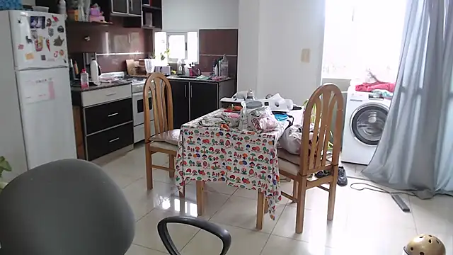 bunnylolaa4 online show from April 2, 2026, 11:52 am