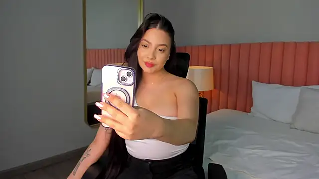 NathRossi online show from February 7, 2025, 11:03 pm