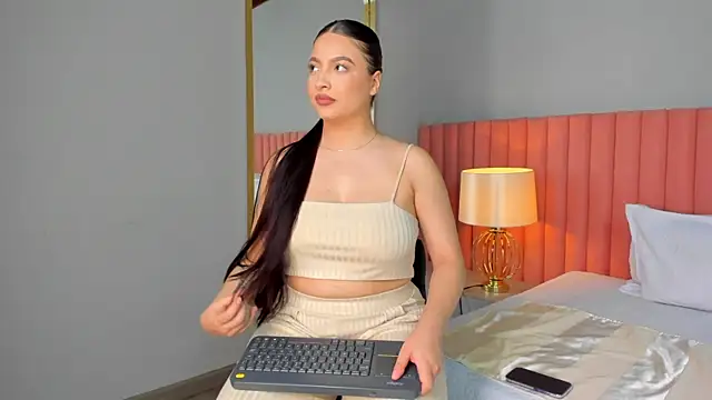 NathRossi online show from February 16, 2025, 11:16 pm