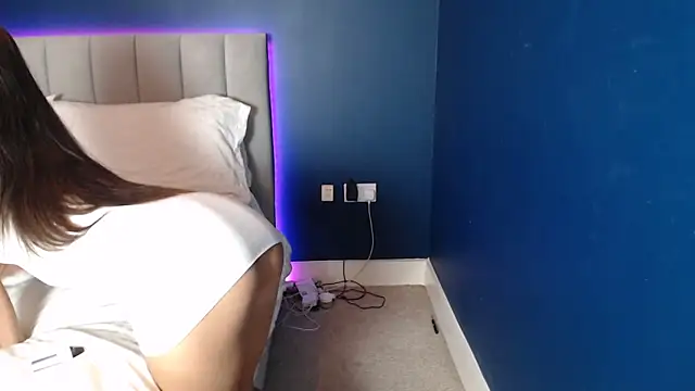 esmerose4 online show from November 9, 2025, 6:50 pm