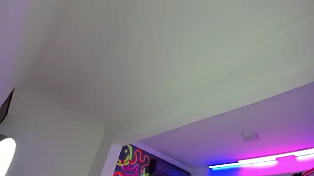 GEANNAROSE online show from February 21, 2025, 1:00 pm