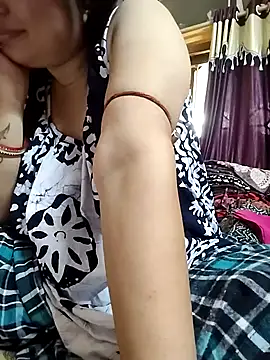 Snapshot of Royalgirl667 chatting on December 10, 2024, 5:39 am Royalgirl667 online show from December 10, 2024, 5:39 am