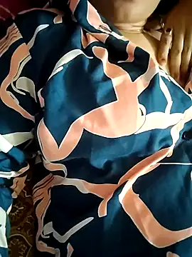 Snapshot of Royalgirl667 chatting on December 10, 2024, 8:40 am Royalgirl667 online show from December 10, 2024, 8:40 am