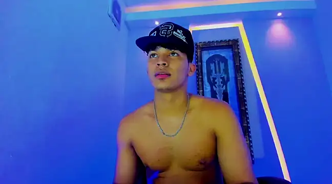 Snapshot of jamescurli_ chatting on December 21, 2024, 11:22 am jamescurli  online show from December 21, 2024, 11:22 am