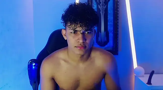 Snapshot of jamescurli_ chatting on December 30, 2024, 4:53 am jamescurli  online show from December 30, 2024, 4:53 am