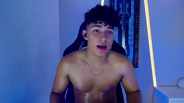 Snapshot of jamescurli_ chatting on January 9, 2025, 8:03 am jamescurli  online show from January 9, 2025, 8:03 am