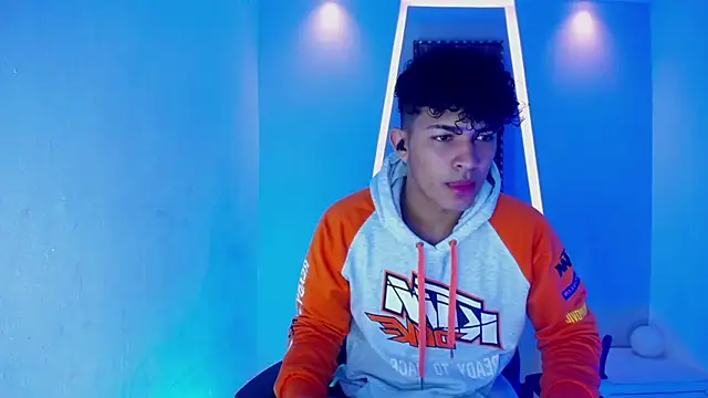 Snapshot of jamescurli_ chatting on January 14, 2025, 4:57 am jamescurli  online show from January 14, 2025, 4:57 am