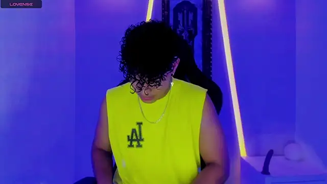 Snapshot of jamescurli_ chatting on January 18, 2025, 4:04 am jamescurli  online show from January 18, 2025, 4:04 am