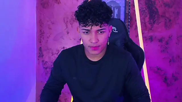 Snapshot of jamescurli_ chatting on January 23, 2025, 4:09 am jamescurli  online show from January 23, 2025, 4:09 am