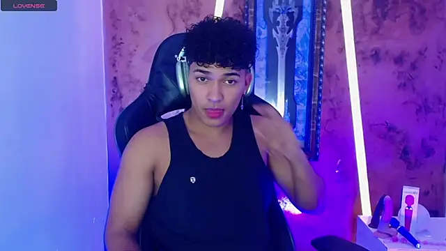 Snapshot of jamescurli_ chatting on January 25, 2025, 5:18 am jamescurli  online show from January 25, 2025, 5:18 am