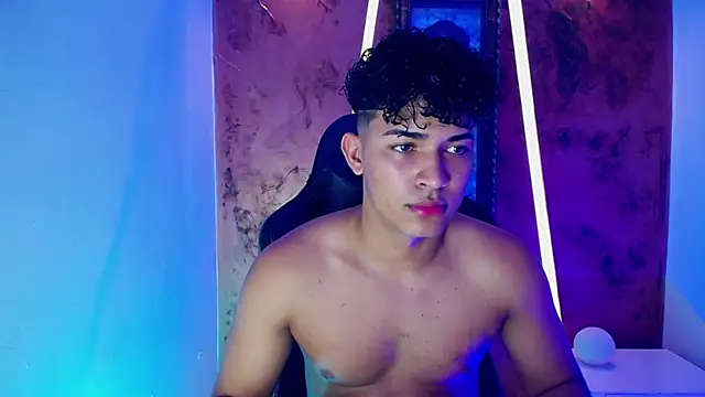 Snapshot of jamescurli_ chatting on January 28, 2025, 7:43 am jamescurli  online show from January 28, 2025, 7:43 am