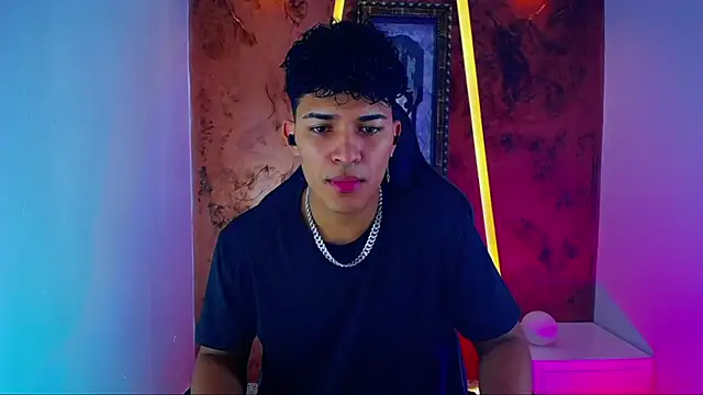 Snapshot of jamescurli_ chatting on February 2, 2025, 4:05 am jamescurli  online show from February 2, 2025, 4:05 am