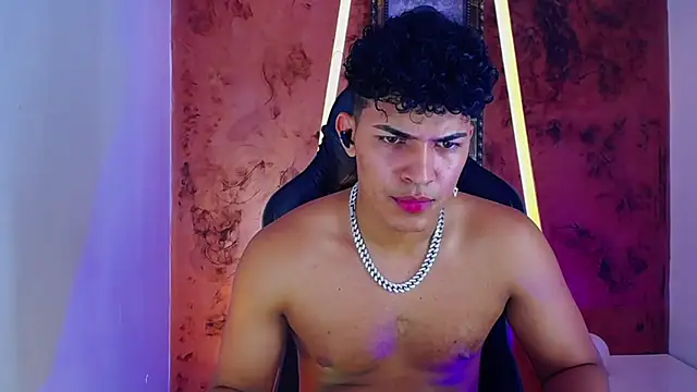 Snapshot of jamescurli_ chatting on February 3, 2025, 8:02 am jamescurli  online show from February 3, 2025, 8:02 am