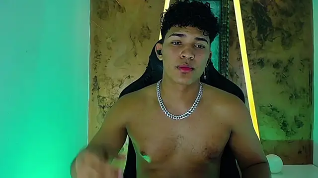 Snapshot of jamescurli_ chatting on February 4, 2025, 7:51 am jamescurli  online show from February 4, 2025, 7:51 am