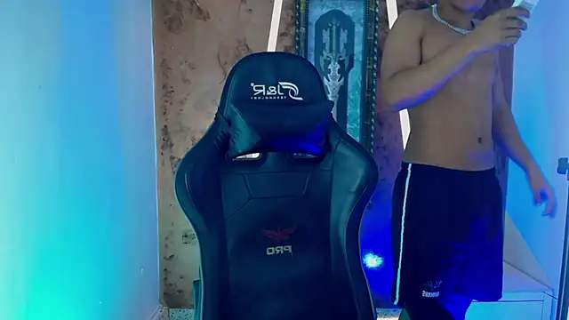 Snapshot of jamescurli_ chatting on February 6, 2025, 5:03 am jamescurli  online show from February 6, 2025, 5:03 am