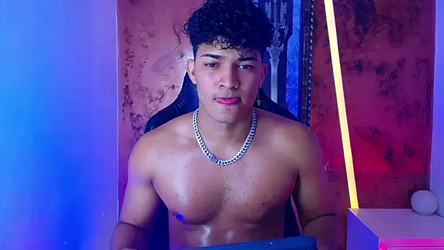 Snapshot of jamescurli_ chatting on February 7, 2025, 7:40 am jamescurli  online show from February 7, 2025, 7:40 am