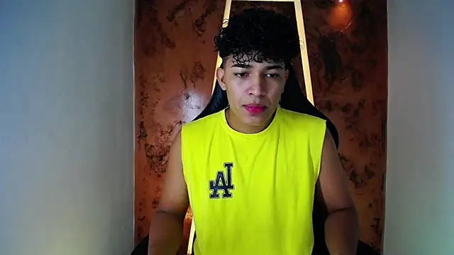 Snapshot of jamescurli_ chatting on February 22, 2025, 3:45 am jamescurli  online show from February 22, 2025, 3:45 am