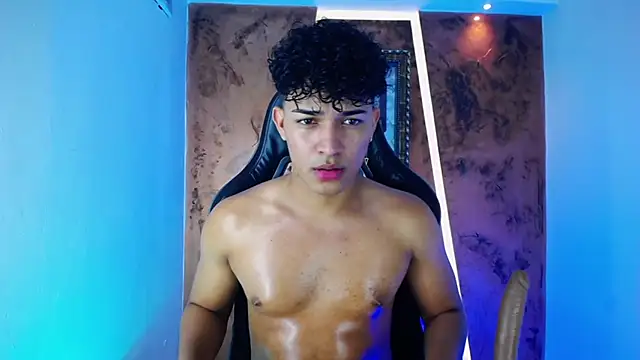 Snapshot of jamescurli_ chatting on February 22, 2025, 7:01 am jamescurli  online show from February 22, 2025, 7:01 am