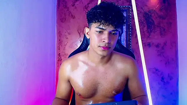 Snapshot of jamescurli_ chatting on March 2, 2025, 8:05 am jamescurli  online show from March 2, 2025, 8:05 am