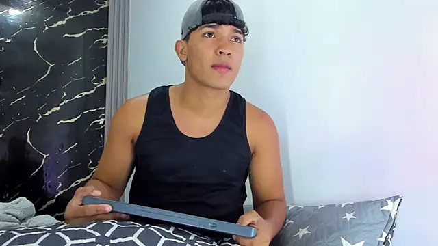 Snapshot of jamescurli_ chatting on September 19, 2025, 7:10 am jamescurli  online show from September 19, 2025, 7:10 am