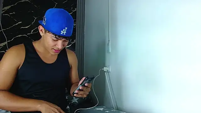 Snapshot of jamescurli_ chatting on September 25, 2025, 6:17 am jamescurli  online show from September 25, 2025, 6:17 am