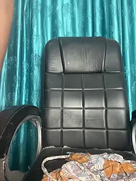 Snapshot of poision51 chatting on November 11, 2025, 4:01 am poision51 online show from November 11, 2025, 4:01 am