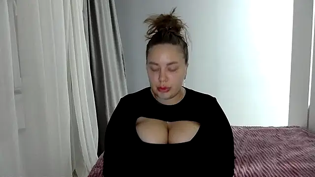 Snapshot of 96CHloe96 chatting on December 13, 2024, 4:16 pm 96CHloe96 online show from December 13, 2024, 4:16 pm