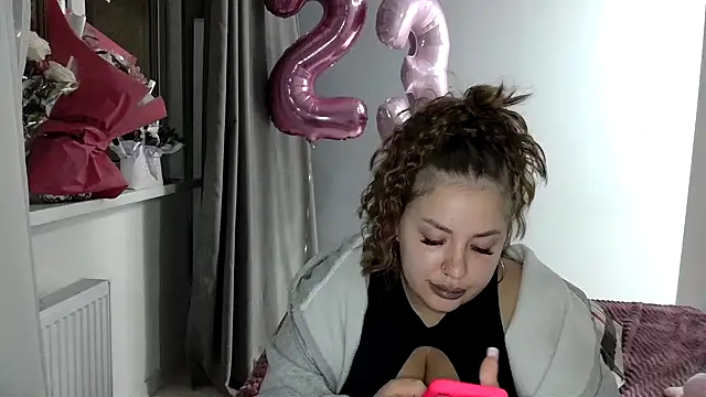 Snapshot of 96CHloe96 chatting on January 20, 2025, 8:18 pm 96CHloe96 online show from January 20, 2025, 8:18 pm