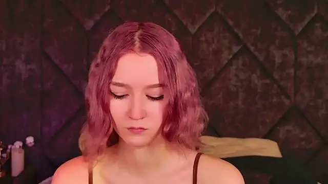 NaomiLoys online show from October 2, 2025, 5:47 am