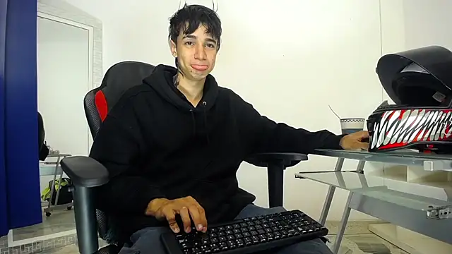 Zacktk7 online show from December 19, 2024, 11:03 pm