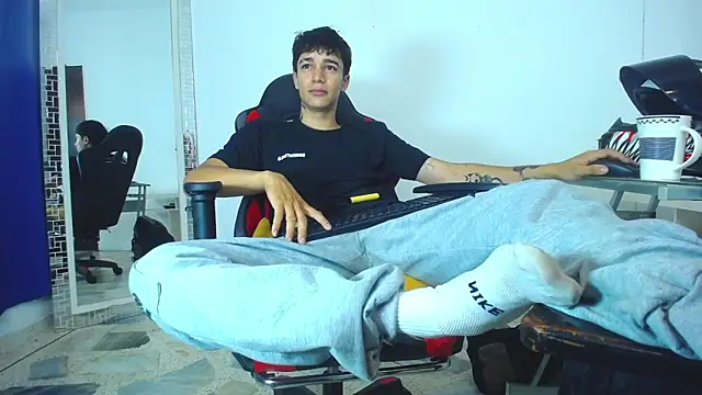 Zacktk7 online show from January 10, 2025, 8:26 pm