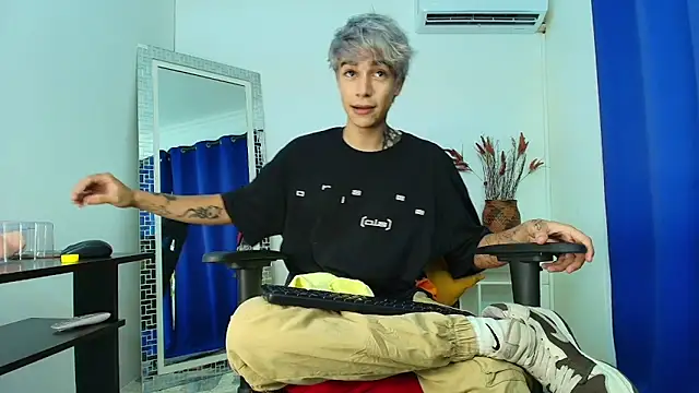 Zacktk7 online show from February 26, 2025, 8:22 pm