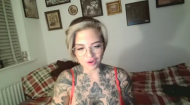 Snapshot of Alexandersonxo chatting on December 19, 2024, 10:00 pm Alexandersonxo online show from December 19, 2024, 10:00 pm
