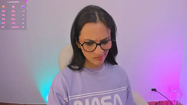 Snapshot of mariaan_m_ chatting on December 14, 2024, 10:18 pm mariaan m  online show from December 14, 2024, 10:18 pm