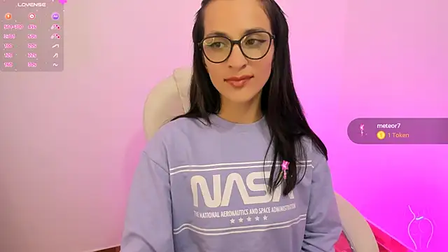 Snapshot of mariaan_m_ chatting on December 21, 2024, 7:27 pm mariaan m  online show from December 21, 2024, 7:27 pm