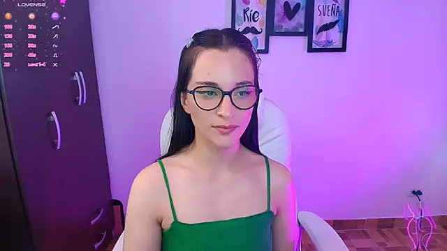 Snapshot of mariaan_m_ chatting on February 25, 2025, 9:13 pm mariaan m  online show from February 25, 2025, 9:13 pm