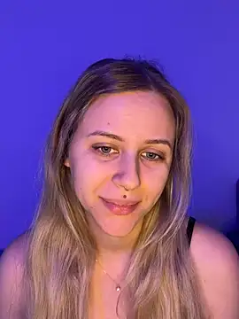 lunawolf21 online show from February 9, 2026, 7:23 am