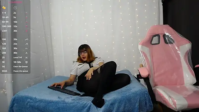 Niuk mei online show from November 14, 2025, 5:44 pm