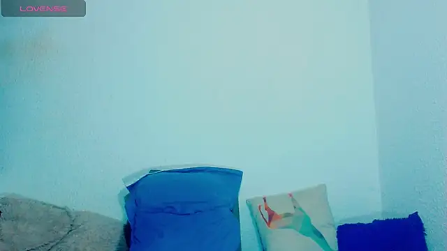 alexandrasexy32 online show from May 13, 2026, 3:15 am