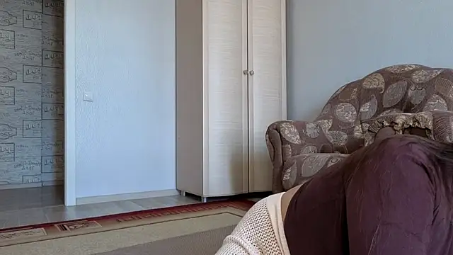 Aria Blisss online show from April 3, 2026, 5:27 am