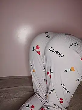 Snapshot of Manita-57 chatting on April 9, 2026, 8:20 am Manita-57 online show from April 9, 2026, 8:20 am