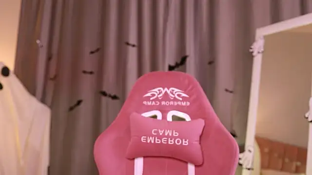 Kim Oberlin  online show from October 20, 2025, 11:32 am